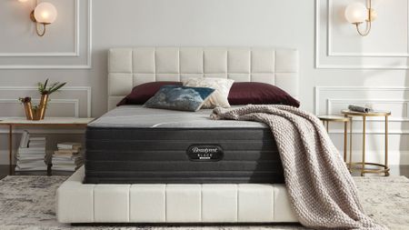 Beautyrest Black Hybrid mattress